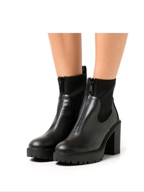 Madden Girl Black Front-Zip Chunky Heel Ankle Boots